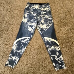 PINK Victoria's Secret Women's Blue & White Athletic Leggings Size Medium